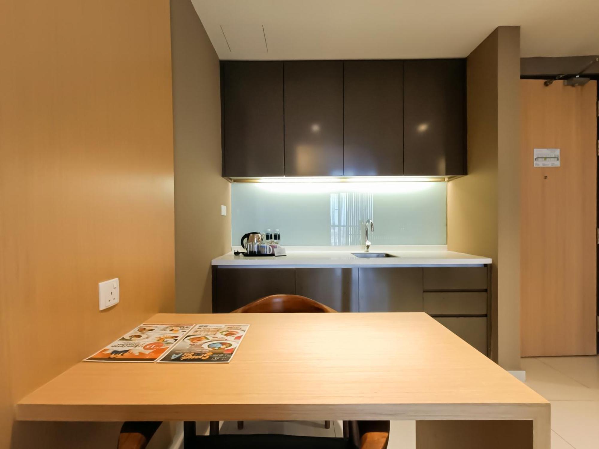 Family Suite - Twin & King (Heritage View)